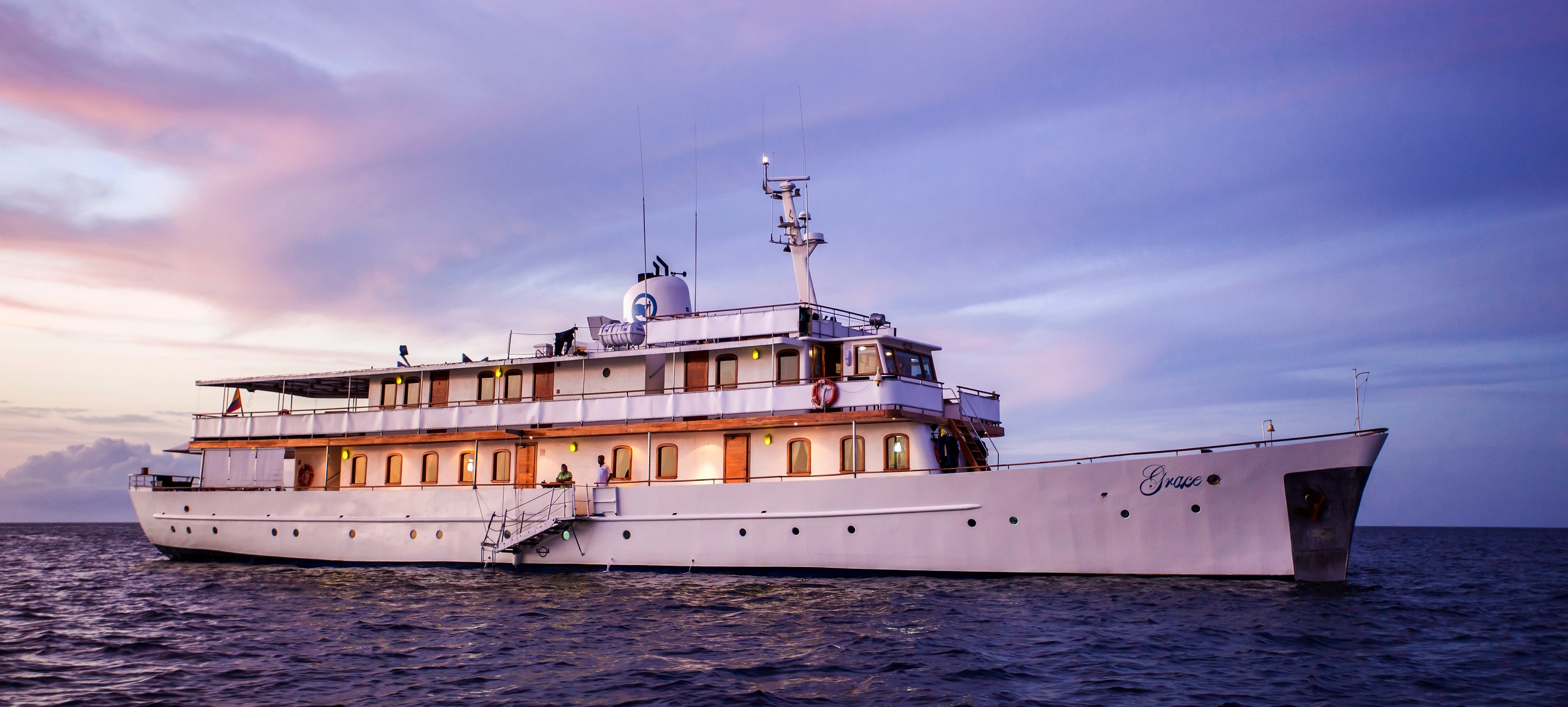 M/Y Grace cruise Galapagos